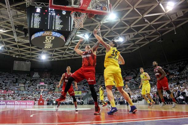 吴艳妮破全 吴艳妮破全